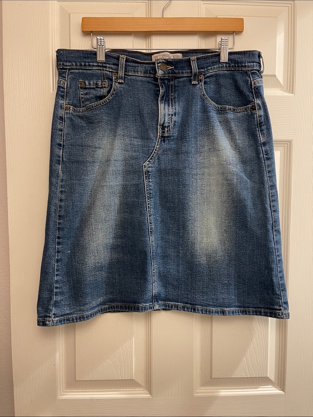 Casual Midwash Denim Skirt with Subtle Fade